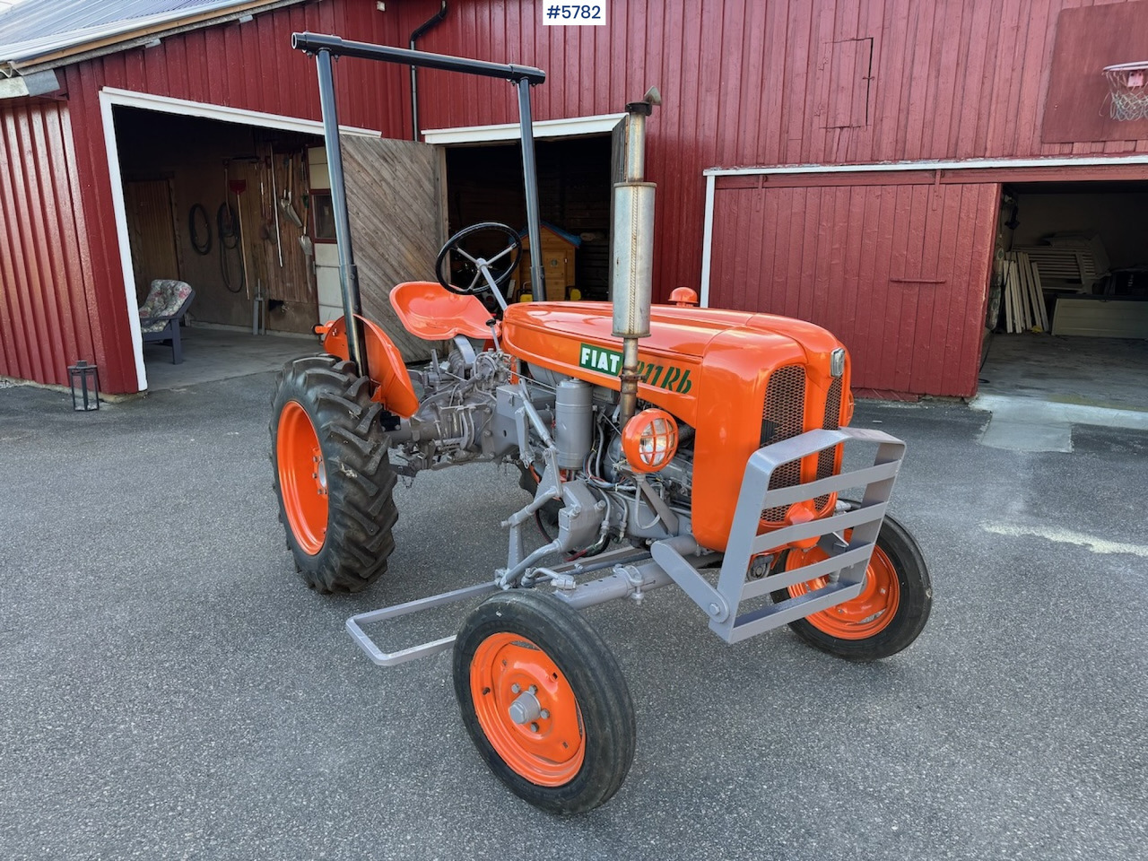 1962 Fiat 211 Rb w/ row cleaner stand. - Traktor: pilt 1 1962 Fiat 211 Rb w/ row cleaner stand. - Traktor: pilt 1