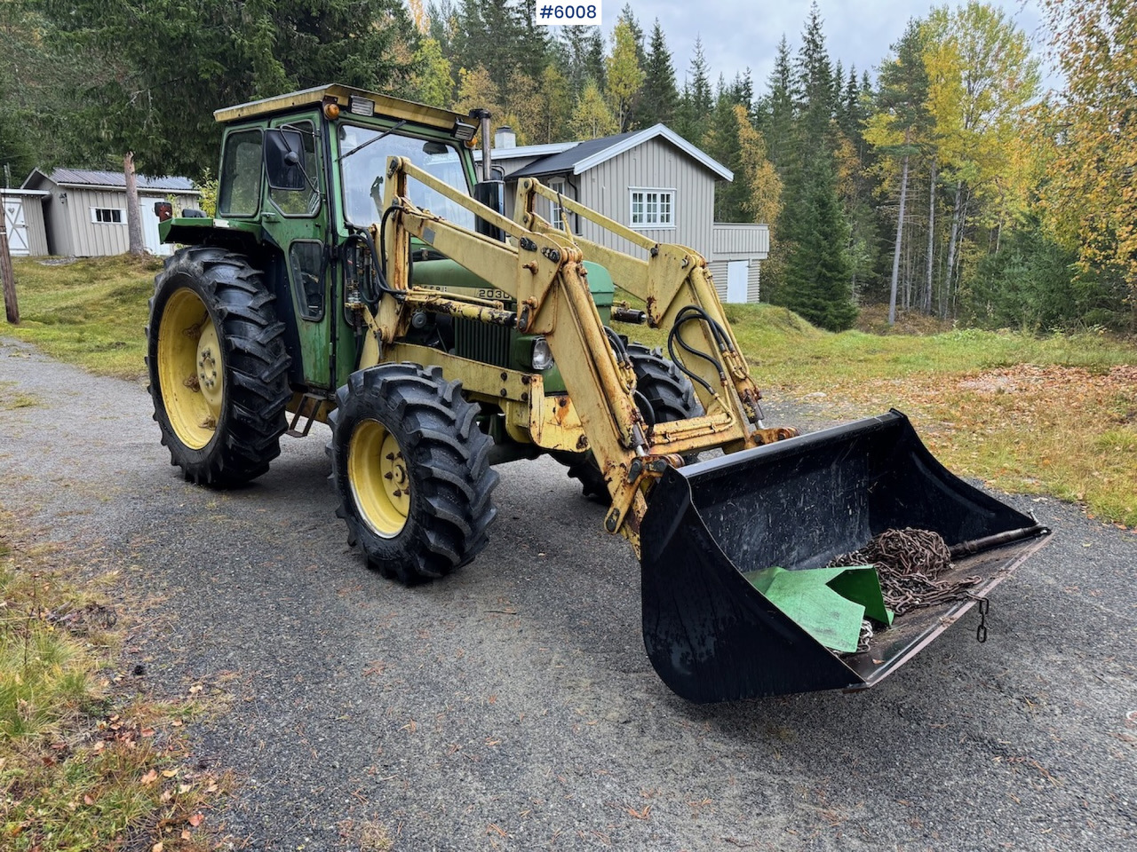 1977 John Deere 2030 w/ front loader, bucket and chains. - Traktor: pilt 4 1977 John Deere 2030 w/ front loader, bucket and chains. - Traktor: pilt 4