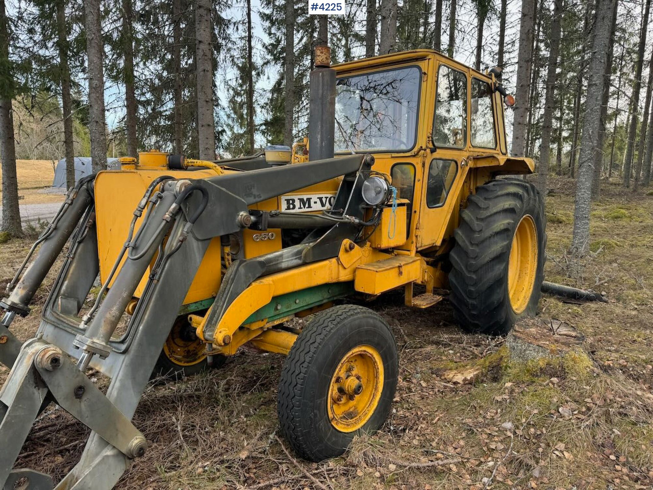 1978 Volvo 650 Traktorgraver m/ 4 skuffer - Traktor: pilt 4 1978 Volvo 650 Traktorgraver m/ 4 skuffer - Traktor: pilt 4