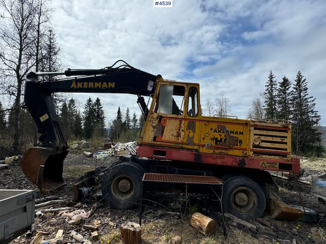 1979 Åkerman H9 Wheeled excavator w/ bucket. Repair object. - Ekskavaator: pilt 4 1979 Åkerman H9 Wheeled excavator w/ bucket. Repair object. - Ekskavaator: pilt 4