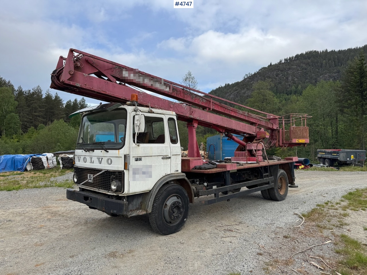 1979 Volvo F 613 w/lift - Veoautolt tõusev platvorm: pilt 1 1979 Volvo F 613 w/lift - Veoautolt tõusev platvorm: pilt 1