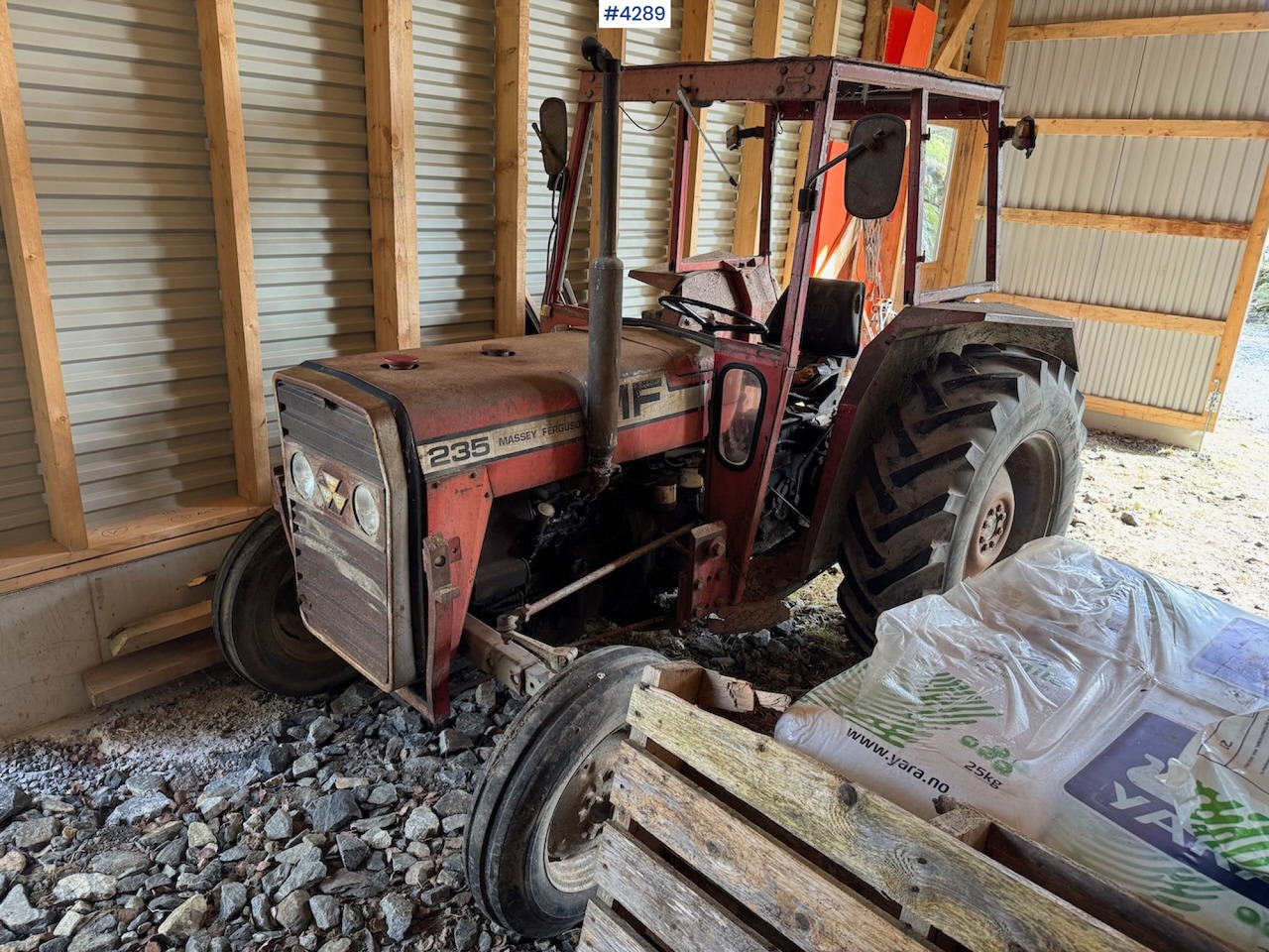 1980 Massey Ferguson 235 w/loader - Traktor: pilt 1 1980 Massey Ferguson 235 w/loader - Traktor: pilt 1