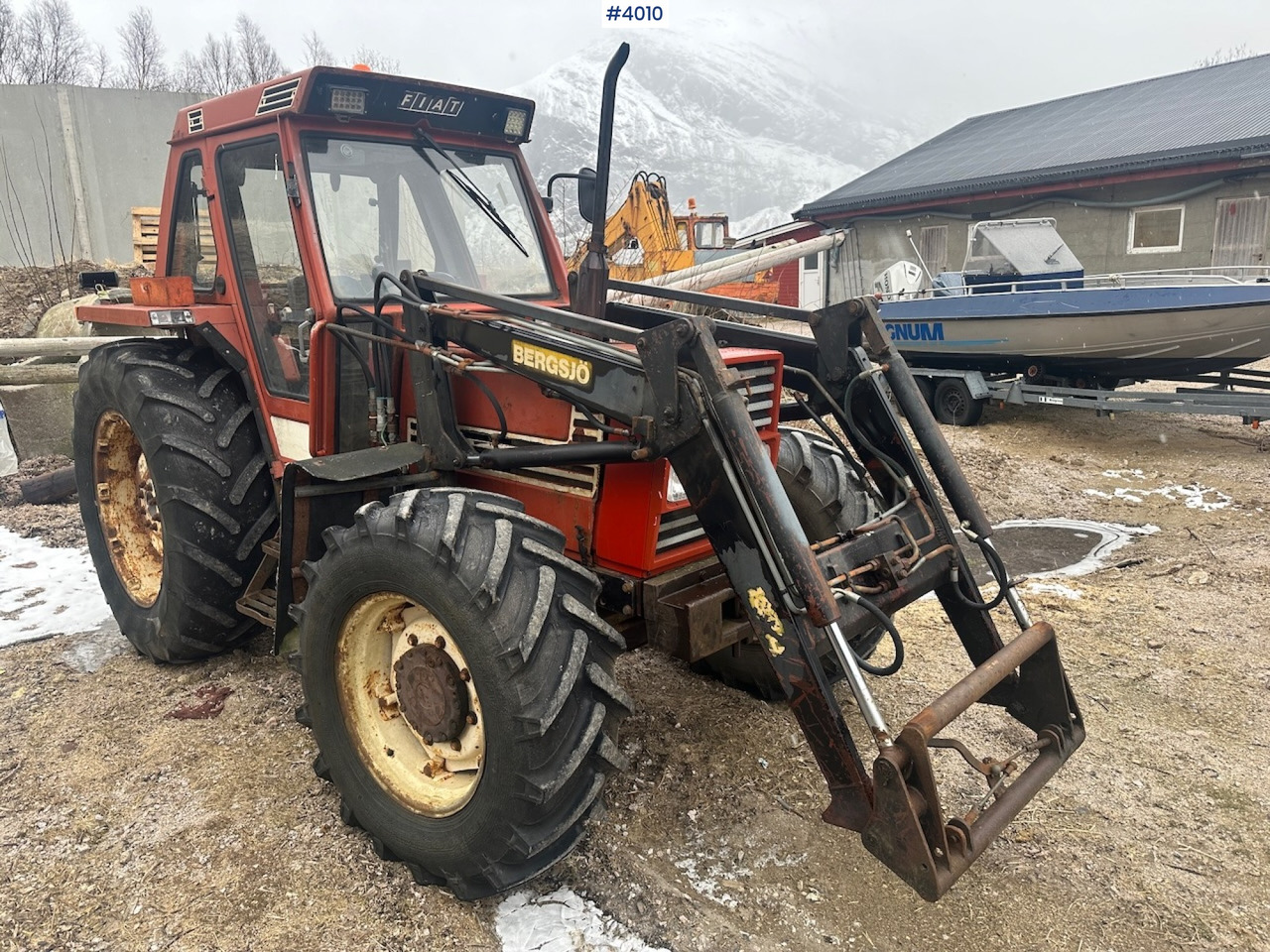1982 Fiat 780 DT w/ front loader, snow shovel, chains, top link, triangle and extra set of twin wheels. - Traktor: pilt 1 1982 Fiat 780 DT w/ front loader, snow shovel, chains, top link, triangle and extra set of twin wheels. - Traktor: pilt 1