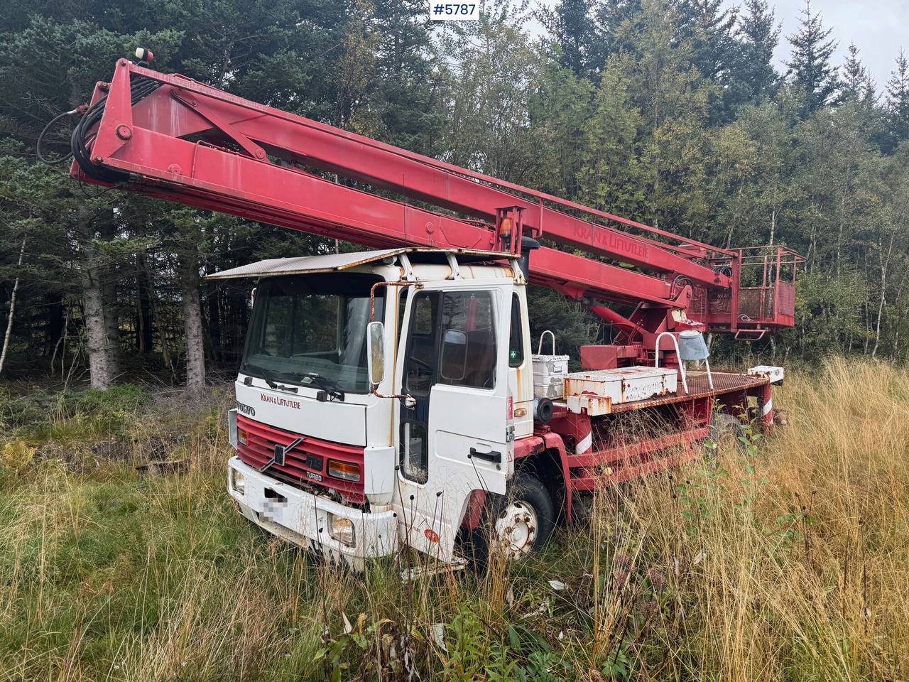 1986 Volvo FL614 with Lift. SEE VIDEO! - Veoautolt tõusev platvorm: pilt 1 1986 Volvo FL614 with Lift. SEE VIDEO! - Veoautolt tõusev platvorm: pilt 1