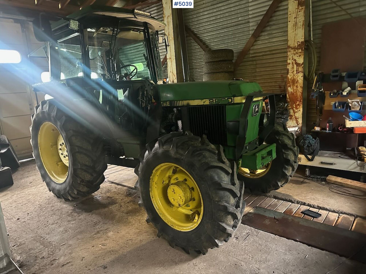 1987 John Deere 2850 Synchron w/ front loader - Traktor: pilt 1 1987 John Deere 2850 Synchron w/ front loader - Traktor: pilt 1
