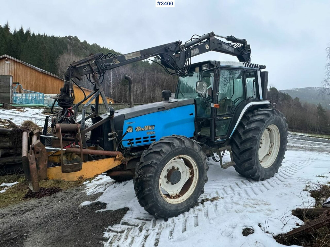 1993 Valmet 8100 m/ Hiab FMV Crane and timber trailer - Traktor: pilt 1 1993 Valmet 8100 m/ Hiab FMV Crane and timber trailer - Traktor: pilt 1