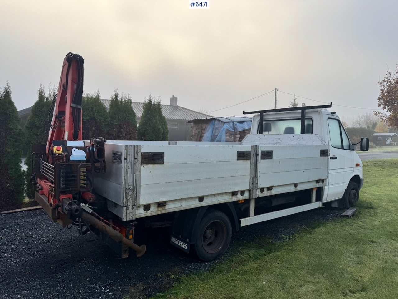 1996 Mercedes 412D Flatbed truck w/ Rear-mounted crane. - Madelauto: pilt 5 1996 Mercedes 412D Flatbed truck w/ Rear-mounted crane. - Madelauto: pilt 5