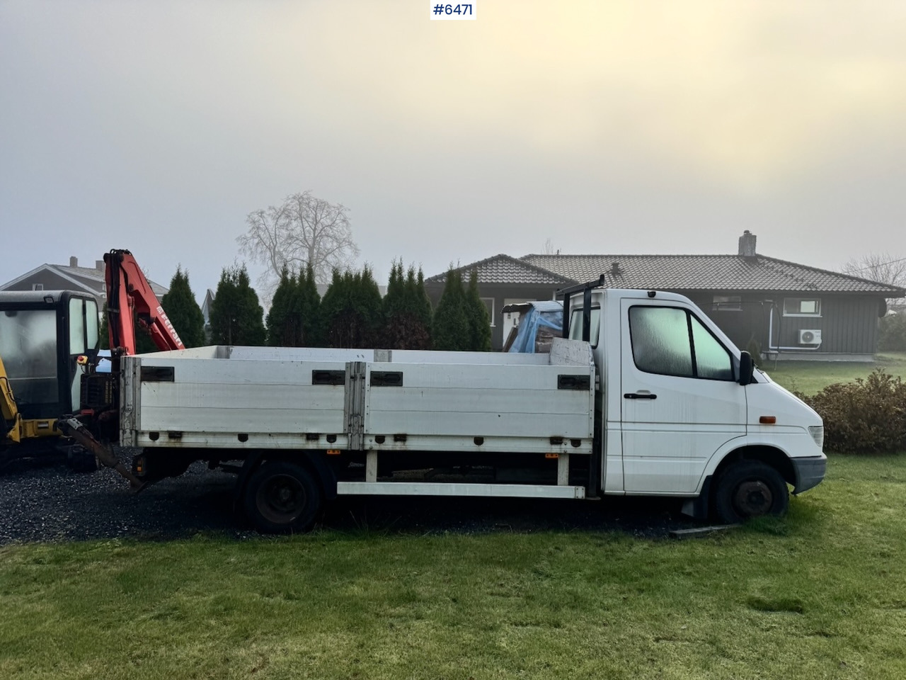 1996 Mercedes 412D Flatbed truck w/ Rear-mounted crane. - Madelauto: pilt 4 1996 Mercedes 412D Flatbed truck w/ Rear-mounted crane. - Madelauto: pilt 4