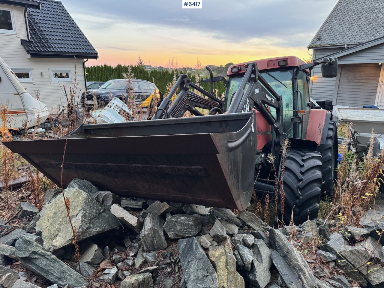 1999 Case IH Maxxum MX 100C w/ front loader, bucket and blade. Repair object. - Traktor: pilt 5 1999 Case IH Maxxum MX 100C w/ front loader, bucket and blade. Repair object. - Traktor: pilt 5