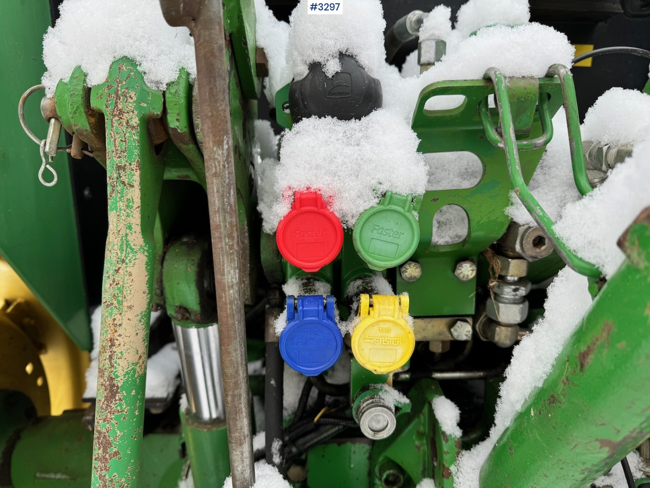 Traktor 1999 John Deere 6210 SE with Front Loader: pilt 23