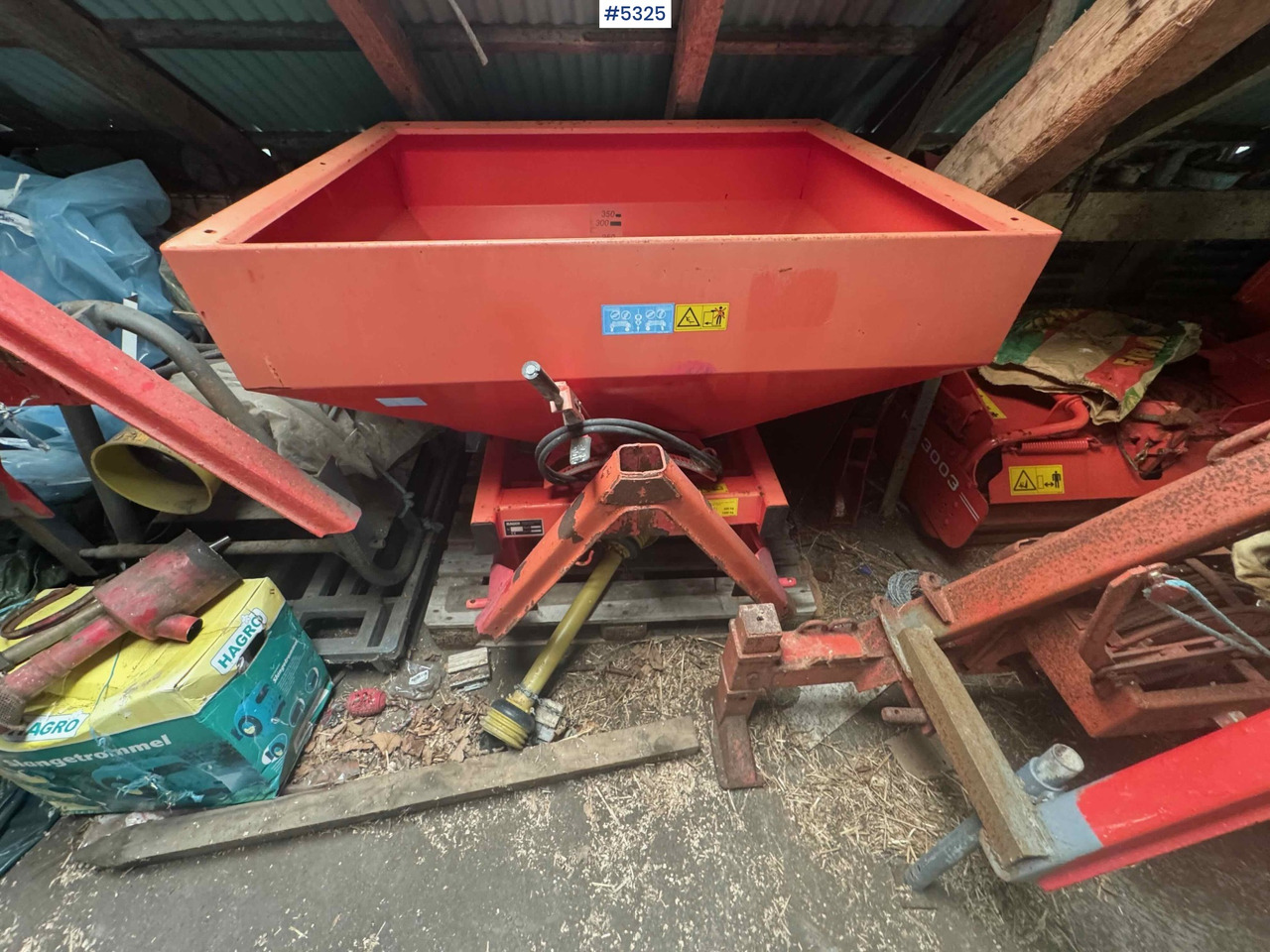 1999 Rauch MDS 81 fertilizer spreader - Väetiselaoturid: pilt 3 1999 Rauch MDS 81 fertilizer spreader - Väetiselaoturid: pilt 3