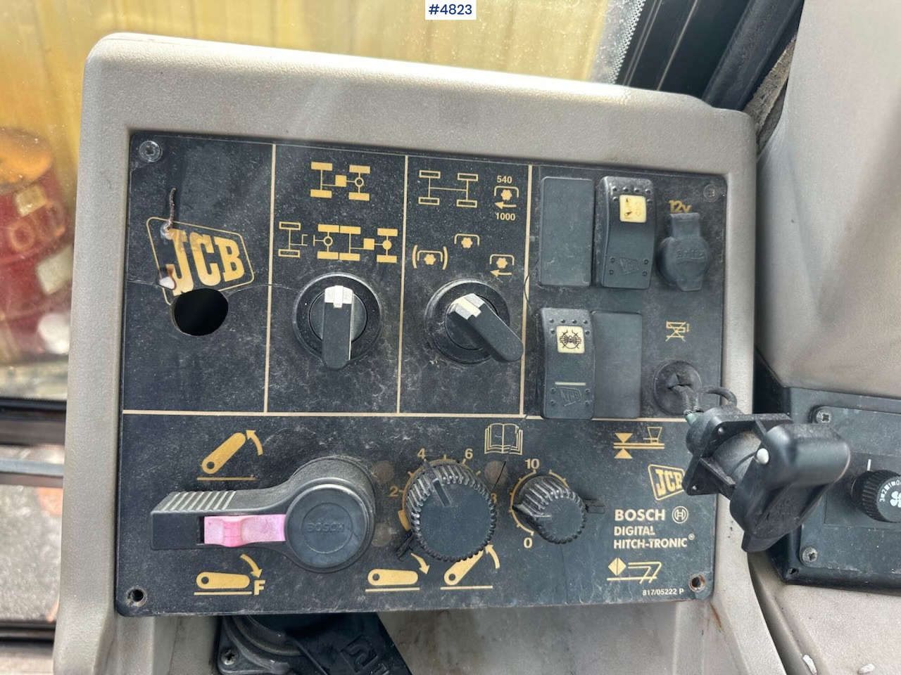 2000 JCB Fastrac 4x4 tractor w/ loader, 2 new tires, gravel bucket or snow bucket. WATCH VIDEO. liising 2000 JCB Fastrac 4x4 tractor w/ loader, 2 new tires, gravel bucket or snow bucket. WATCH VIDEO.: pilt 37