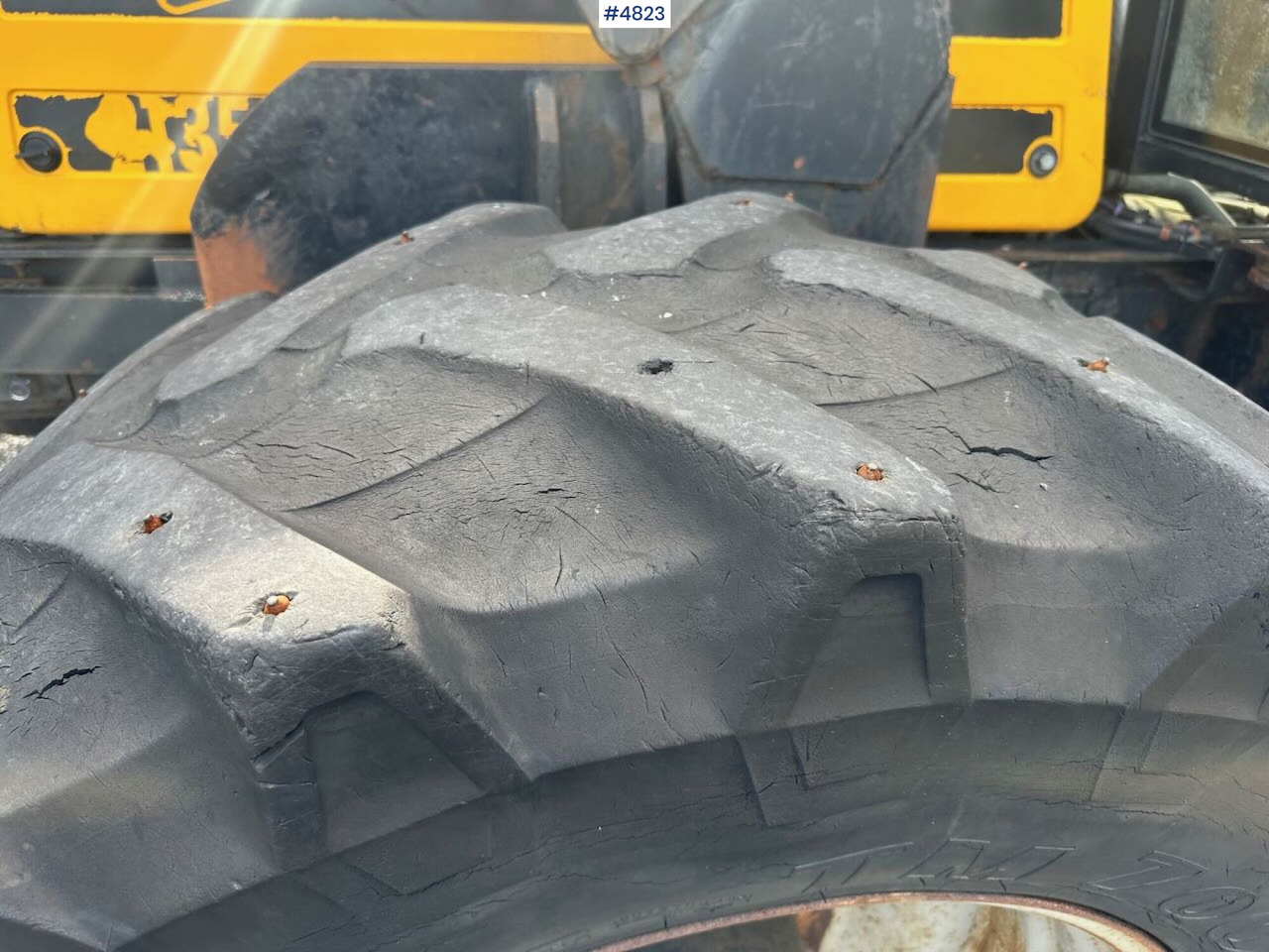 2000 JCB Fastrac 4x4 tractor w/ loader, 2 new tires, gravel bucket or snow bucket. WATCH VIDEO. liising 2000 JCB Fastrac 4x4 tractor w/ loader, 2 new tires, gravel bucket or snow bucket. WATCH VIDEO.: pilt 14