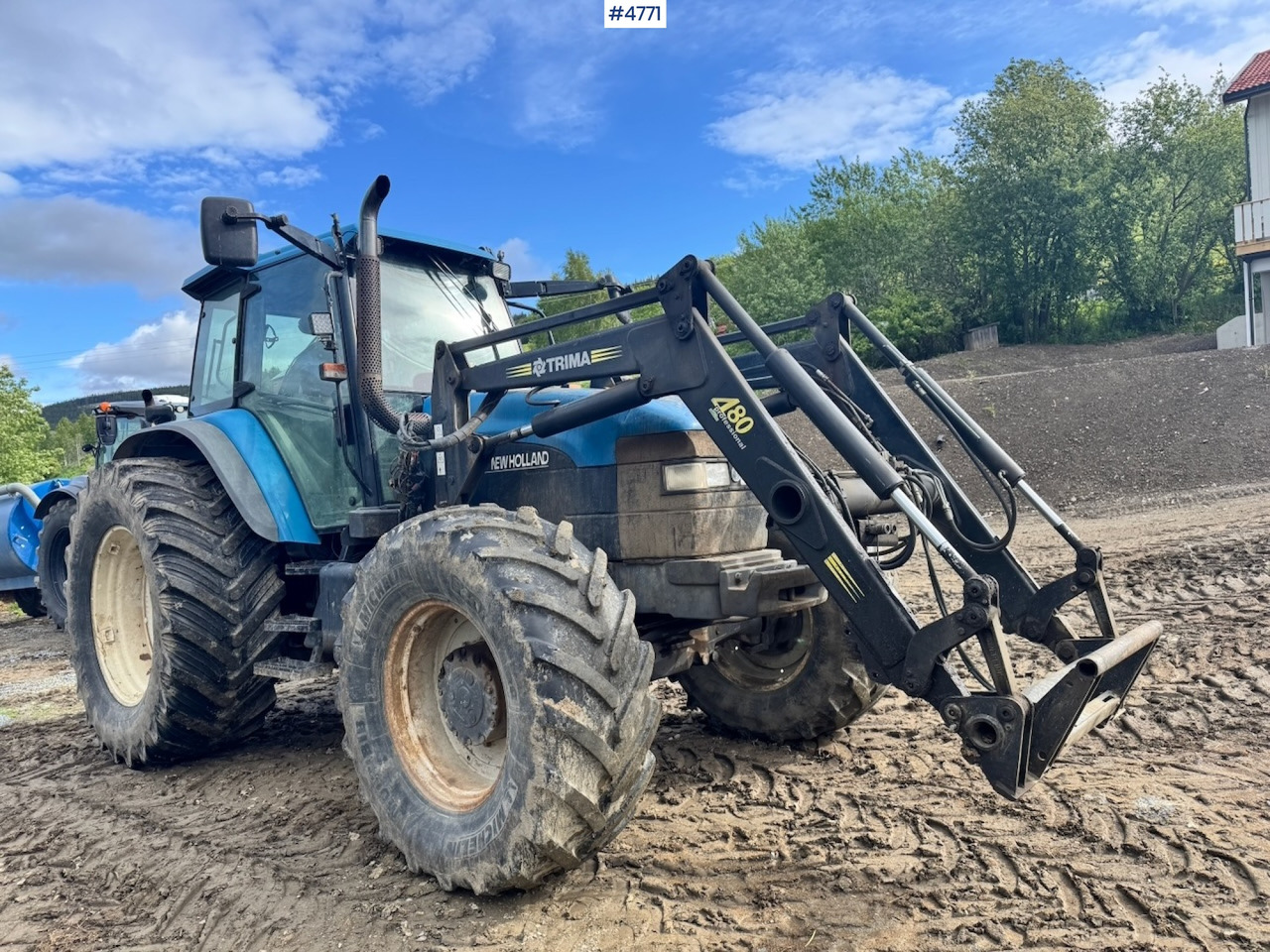 2000 New Holland TM135 4x4 w/ Front loader - Traktor: pilt 3 2000 New Holland TM135 4x4 w/ Front loader - Traktor: pilt 3