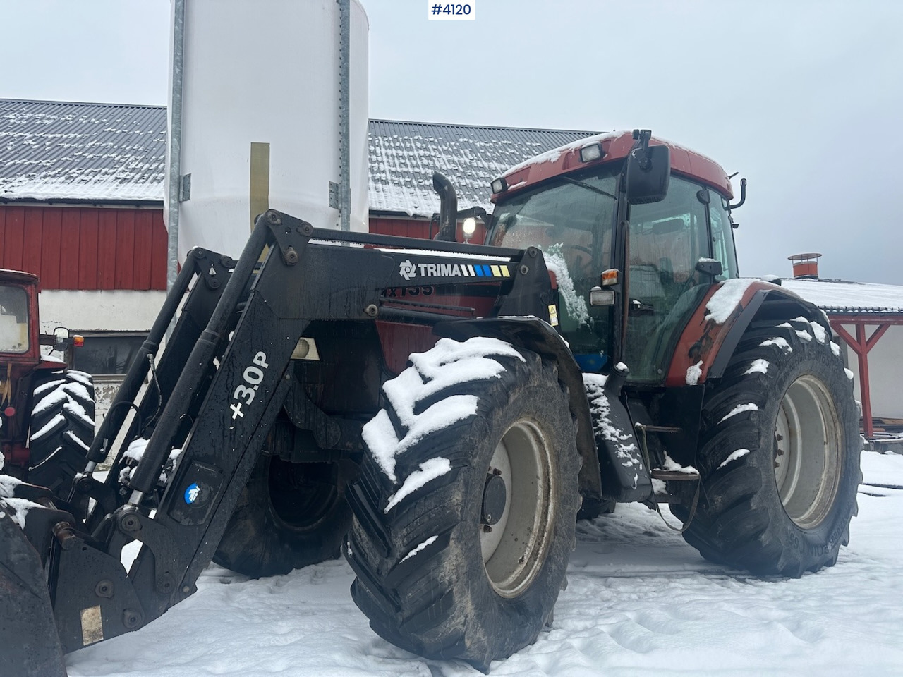 2002 CASE MX 135 MAXXUM 4x4 tractor with front loader. - Traktor: pilt 3 2002 CASE MX 135 MAXXUM 4x4 tractor with front loader. - Traktor: pilt 3