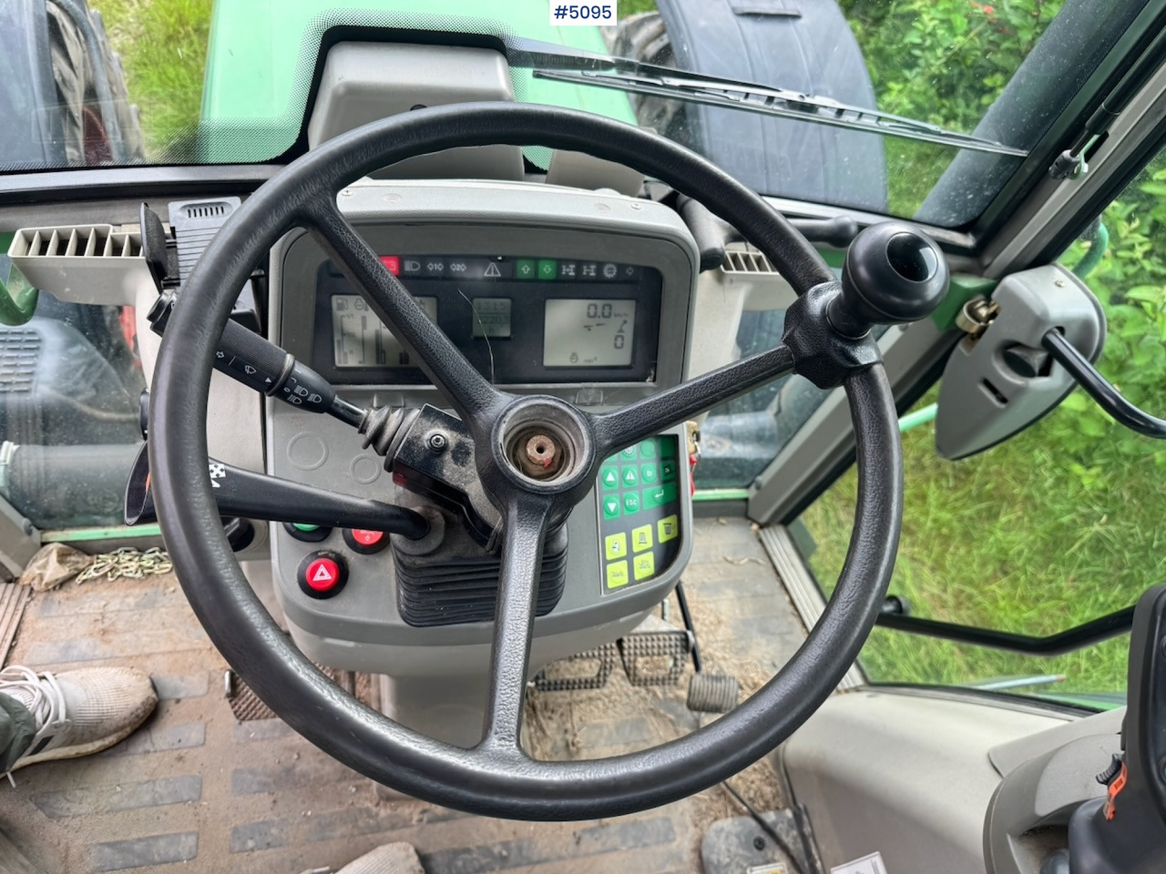 Traktor 2002 Fendt 716 Vario w/ Front hydraulics.: pilt 8