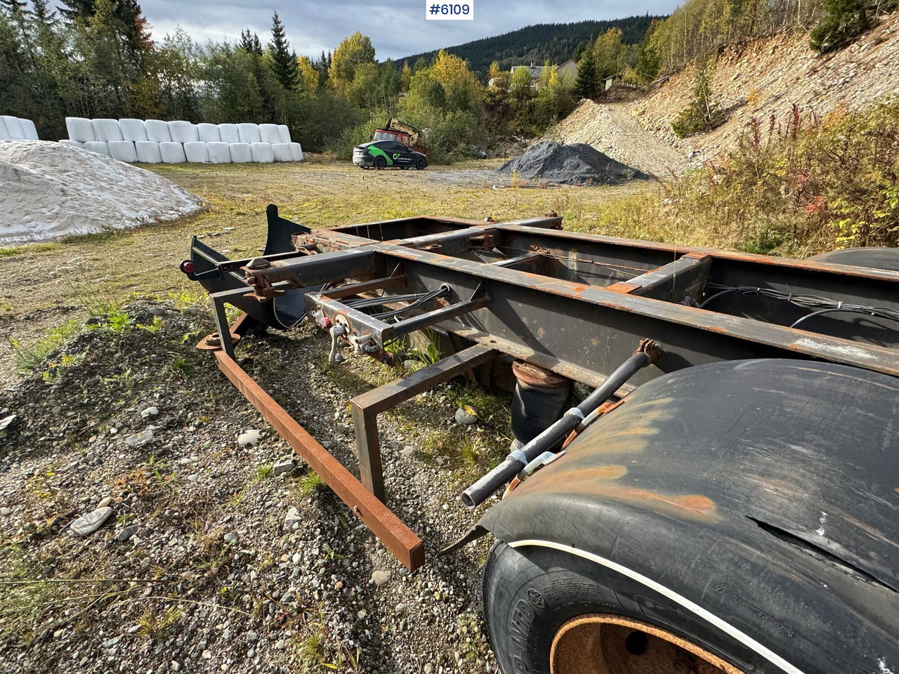 Madal platvorm järelhaagis 2002 Istrail container trailer. Repair object.: pilt 13 Madal platvorm järelhaagis 2002 Istrail container trailer. Repair object.: pilt 13