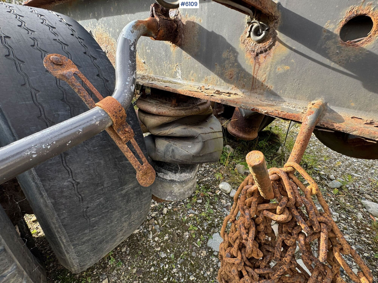 Madal platvorm järelhaagis 2002 Istrail container trailer. Repair object.: pilt 12 Madal platvorm järelhaagis 2002 Istrail container trailer. Repair object.: pilt 12