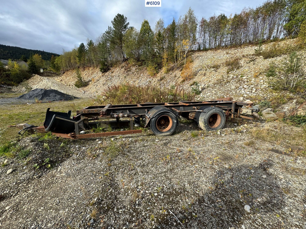 2002 Istrail container trailer. Repair object. - Madal platvorm järelhaagis: pilt 3 2002 Istrail container trailer. Repair object. - Madal platvorm järelhaagis: pilt 3