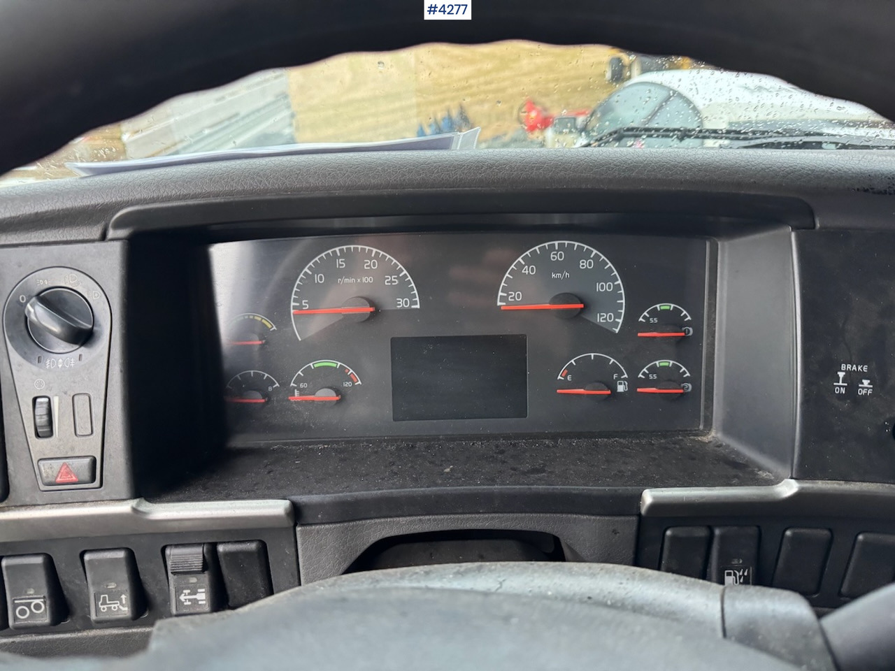 Kasti veoauto 2002 Volvo FM9 Containerchassis: pilt 17