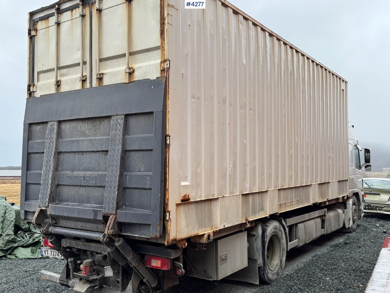 Kasti veoauto 2002 Volvo FM9 Containerchassis: pilt 6