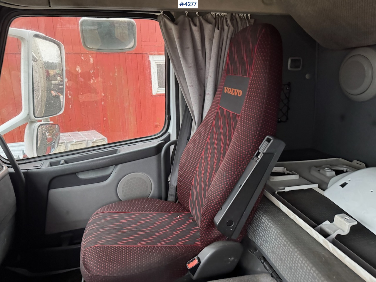 Kasti veoauto 2002 Volvo FM9 Containerchassis: pilt 16