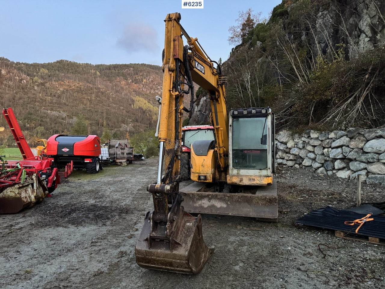 2004 Kato HD 308 US w/ 5 drawers, pincher, rake and spike hammer. - Ekskavaator: pilt 2 2004 Kato HD 308 US w/ 5 drawers, pincher, rake and spike hammer. - Ekskavaator: pilt 2