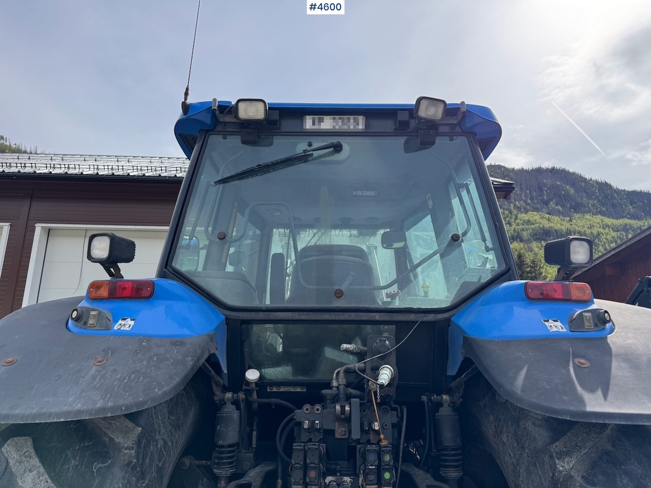 2005 New Holland TM190 w/front loader - Traktor: pilt 5 2005 New Holland TM190 w/front loader - Traktor: pilt 5