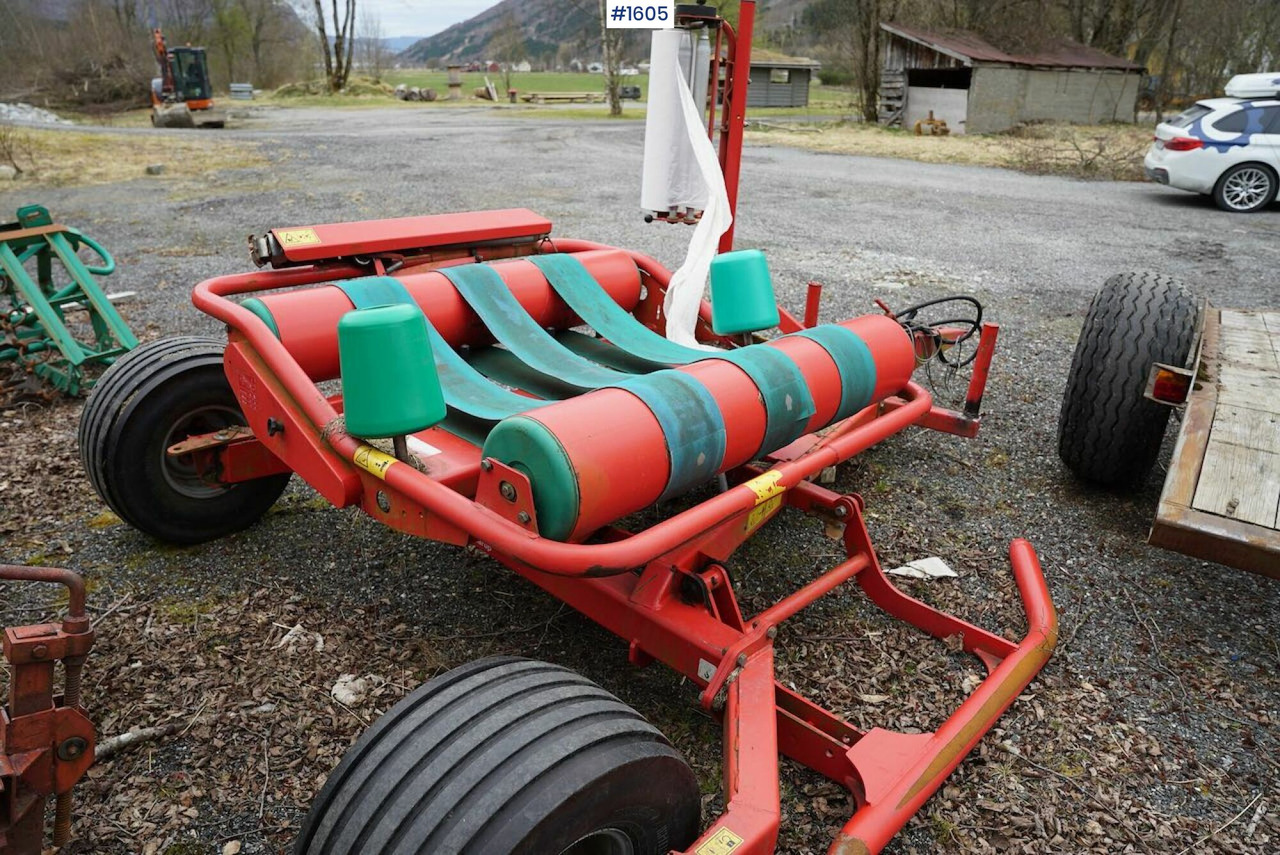 2009 Kverneland Taarup 7420 Round bale packs - Kaarutusseadmed: pilt 4 2009 Kverneland Taarup 7420 Round bale packs - Kaarutusseadmed: pilt 4