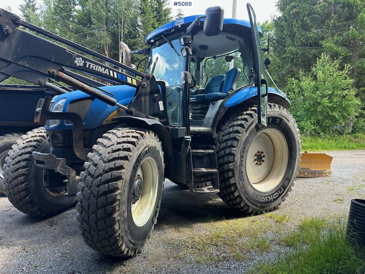 2009 New Holland T6040 SS w/ Trima front loader - Traktor: pilt 2 2009 New Holland T6040 SS w/ Trima front loader - Traktor: pilt 2