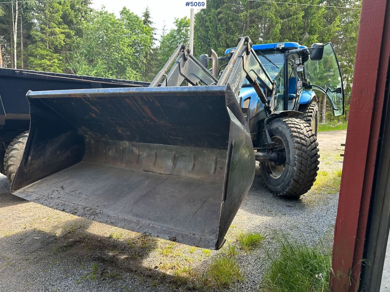 2009 New Holland T6040 SS w/ Trima front loader - Traktor: pilt 4 2009 New Holland T6040 SS w/ Trima front loader - Traktor: pilt 4