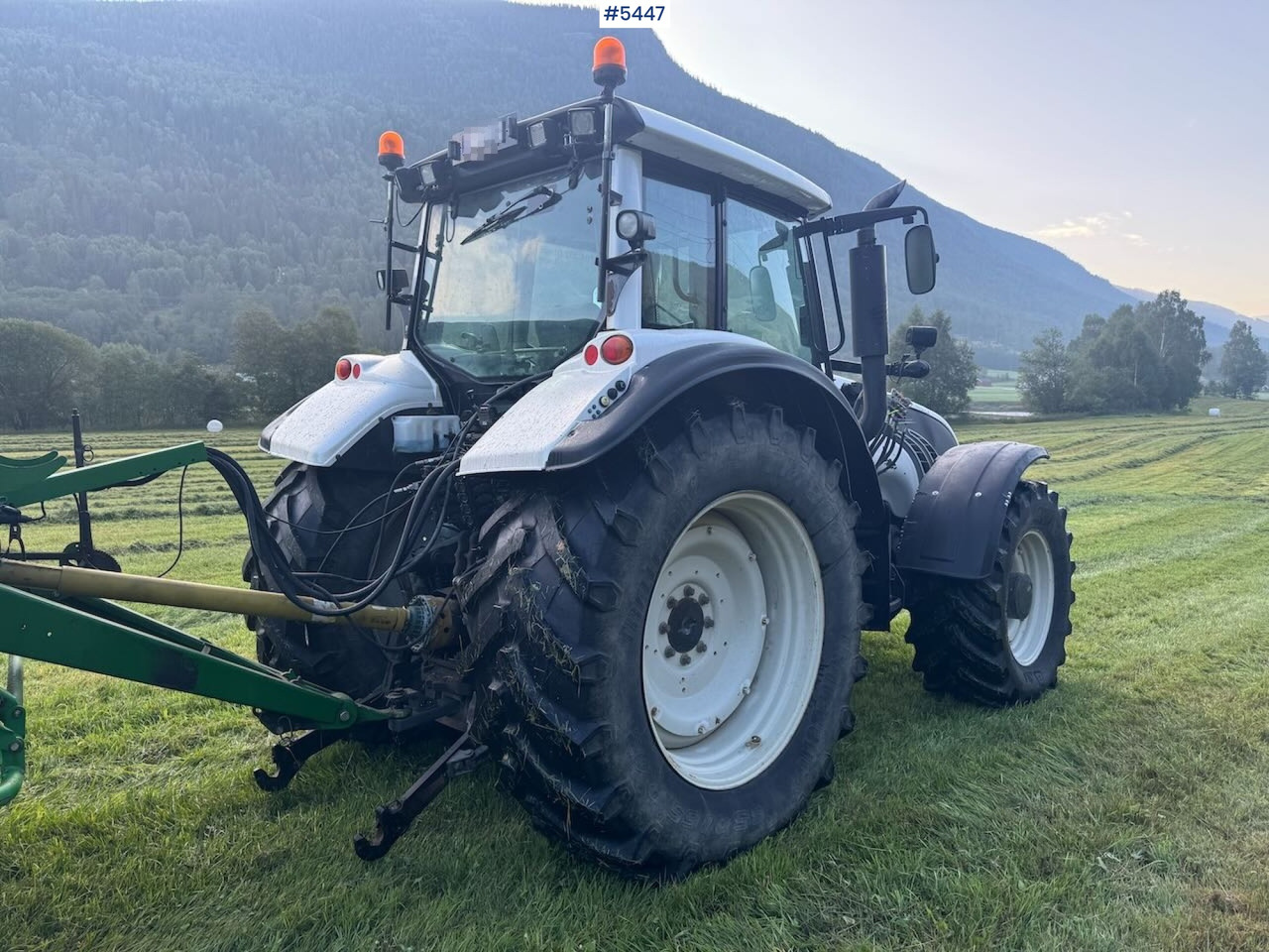 2009 Valtra T202 w/ loader - Traktor: pilt 3 2009 Valtra T202 w/ loader - Traktor: pilt 3