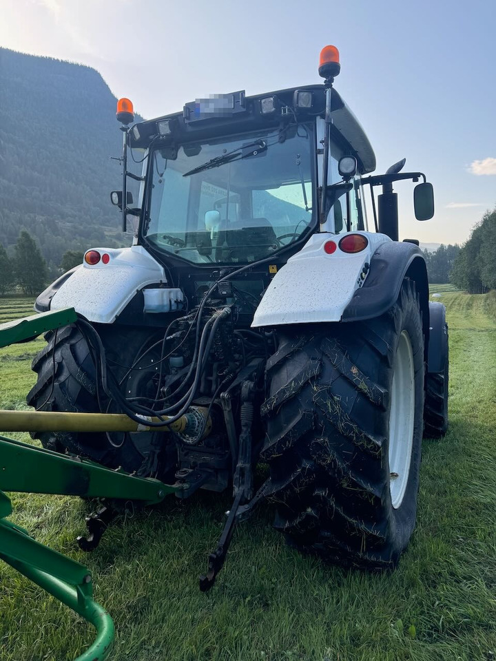 2009 Valtra T202 w/ loader - Traktor: pilt 4 2009 Valtra T202 w/ loader - Traktor: pilt 4
