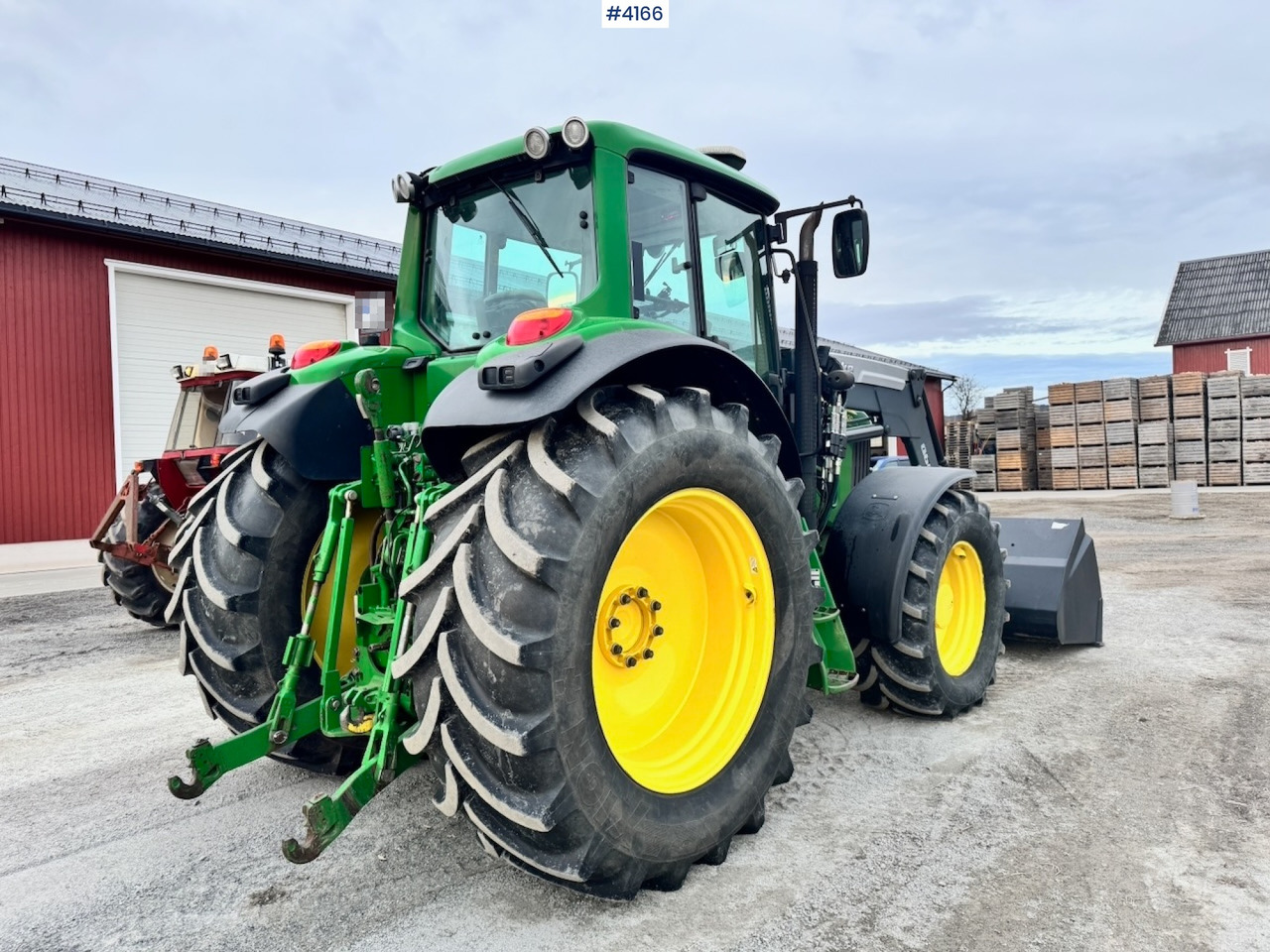 2010 John Deere 7430 w/ Front loader and GPS. 3760 hours! - Traktor: pilt 5 2010 John Deere 7430 w/ Front loader and GPS. 3760 hours! - Traktor: pilt 5