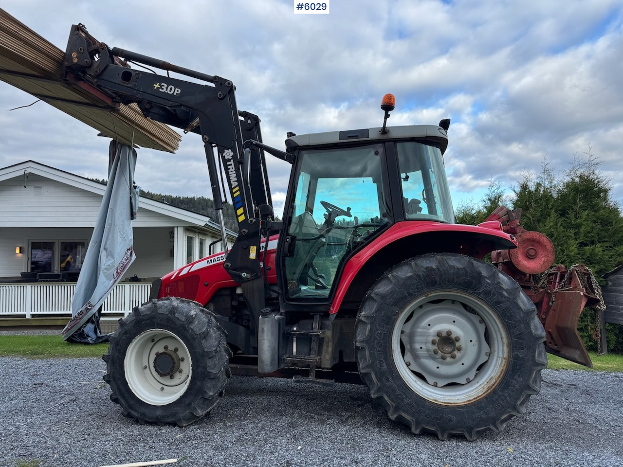 2010 Massey Ferguson 5445 with Front Loader - Traktor: pilt 1 2010 Massey Ferguson 5445 with Front Loader - Traktor: pilt 1