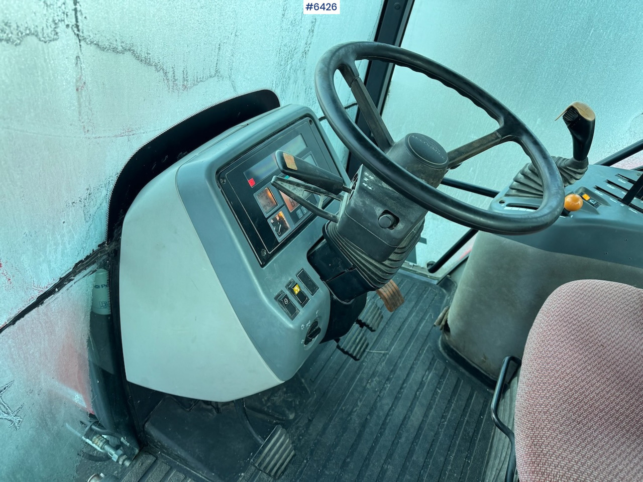 Traktor 2010 McCormick MC130 Low hours!: pilt 18