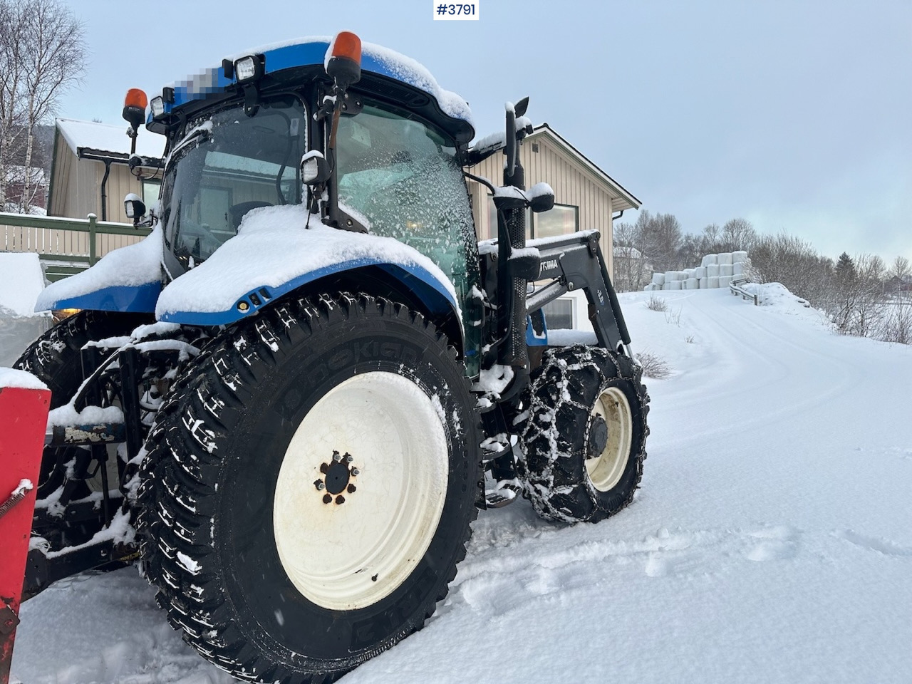 2010 New Holland T6040 4x4 plow rigged tractor w/ Trima +3.0p front loader, brand new chains, snow bucket and Westbjørn snow blower. WATCH VIDEO. - Traktor: pilt 4 2010 New Holland T6040 4x4 plow rigged tractor w/ Trima +3.0p front loader, brand new chains, snow bucket and Westbjørn snow blower. WATCH VIDEO. - Traktor: pilt 4