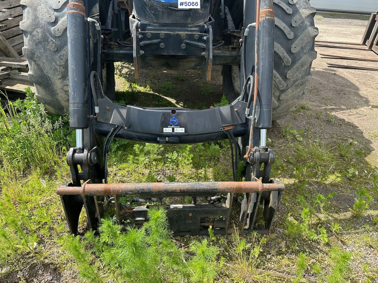 2011 New Holland T6080 w/ trima +5.1p - Traktor: pilt 4 2011 New Holland T6080 w/ trima +5.1p - Traktor: pilt 4