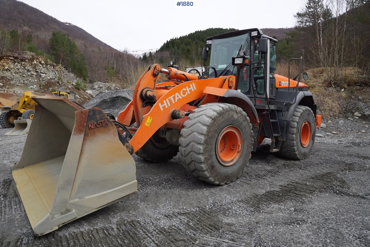 2012 Hitachi ZW220 - Rataslaadur: pilt 2 2012 Hitachi ZW220 - Rataslaadur: pilt 2
