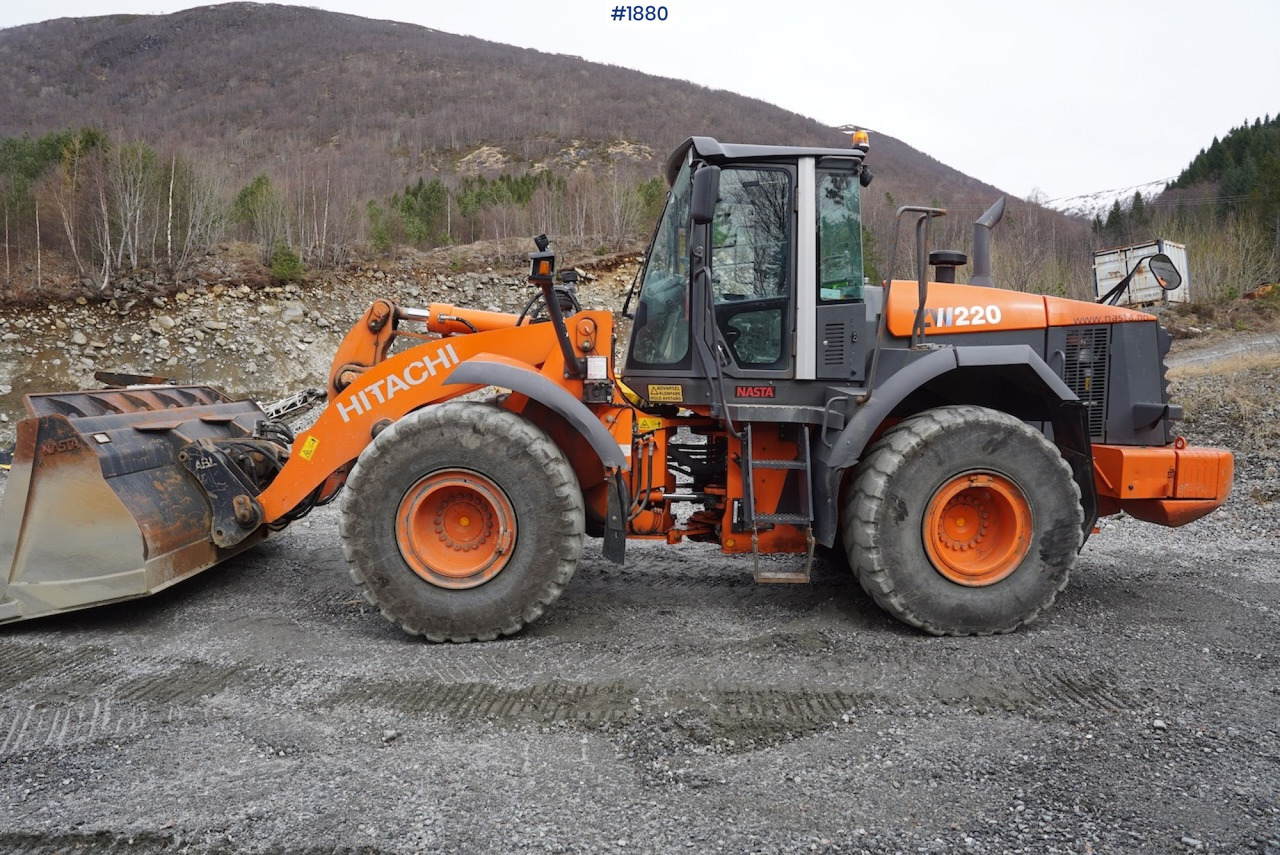 2012 Hitachi ZW220 - Rataslaadur: pilt 1 2012 Hitachi ZW220 - Rataslaadur: pilt 1