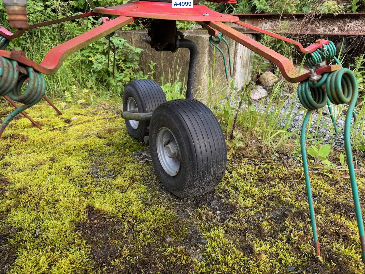 2012 Kverneland Taarup 8052 Spreader harrow - Kaarutusseadmed: pilt 4 2012 Kverneland Taarup 8052 Spreader harrow - Kaarutusseadmed: pilt 4