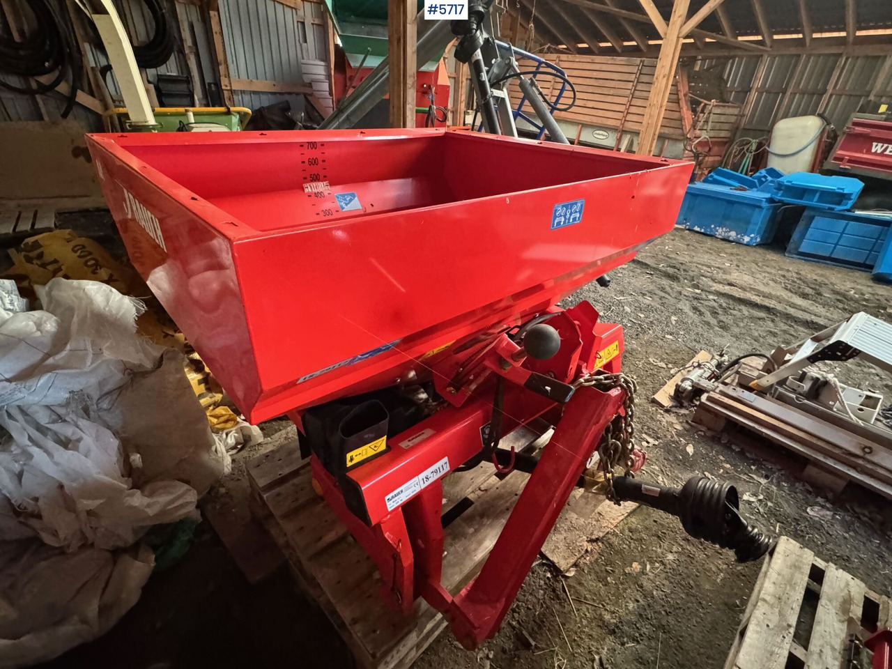 2015 RAUCH MDS 12.1 Fertiliser Spreader - Väetiselaoturid: pilt 4 2015 RAUCH MDS 12.1 Fertiliser Spreader - Väetiselaoturid: pilt 4