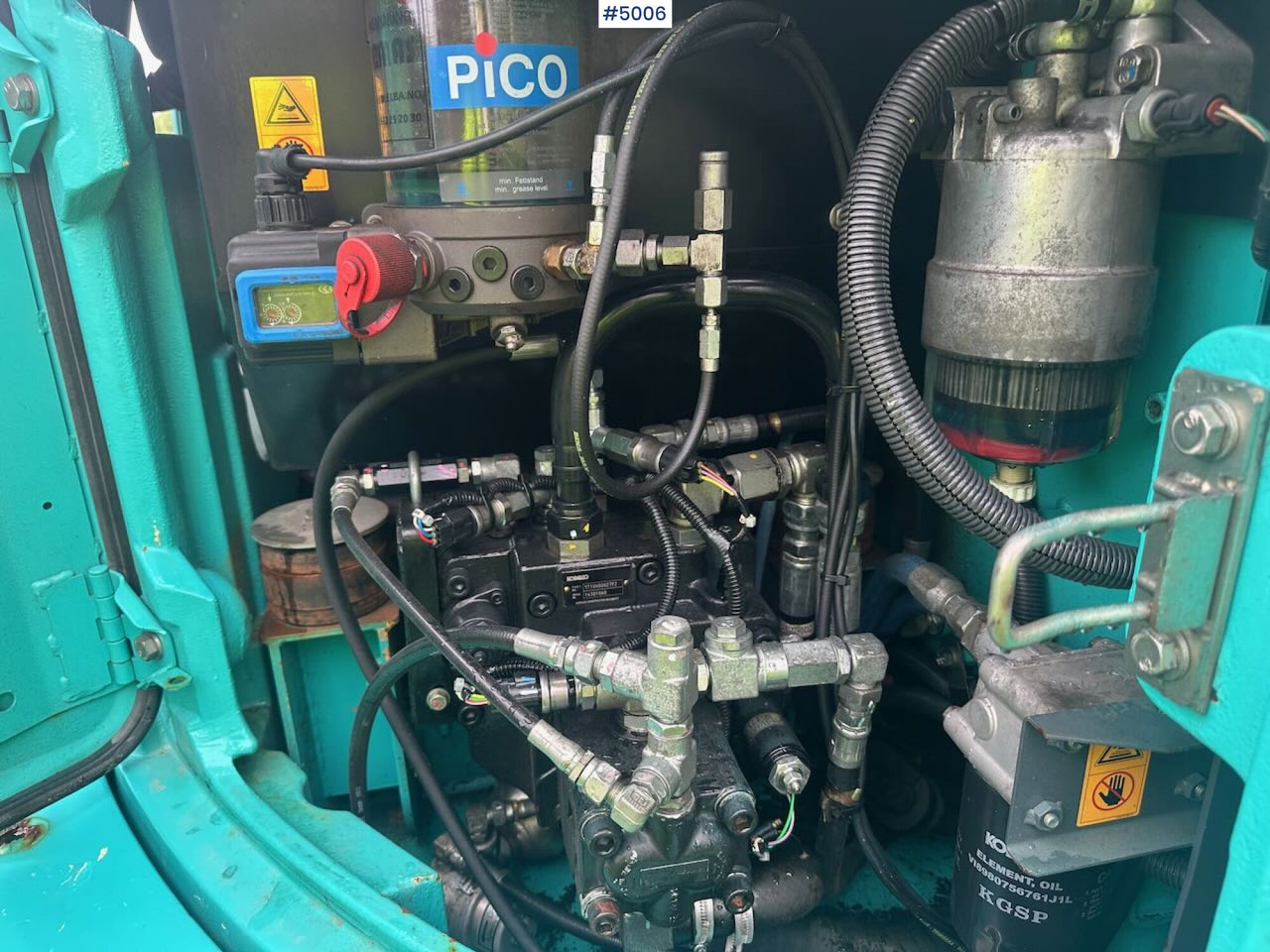 Ekskavaator 2016 Kobelco SK75SR-3E excavator w/ 2 buckets, rototilt and factory new engine: pilt 34