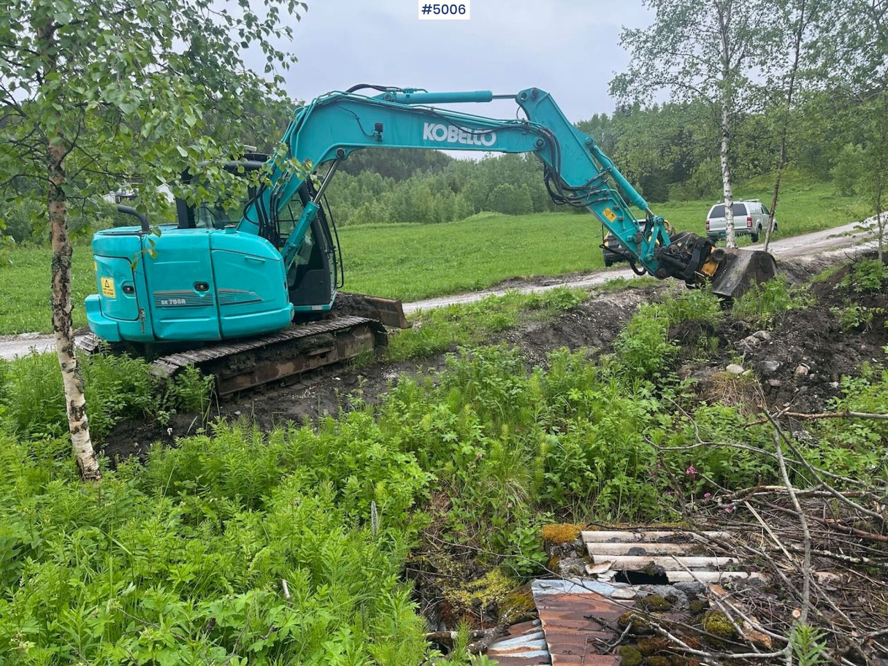 Ekskavaator 2016 Kobelco SK75SR-3E excavator w/ 2 buckets, rototilt and factory new engine: pilt 6