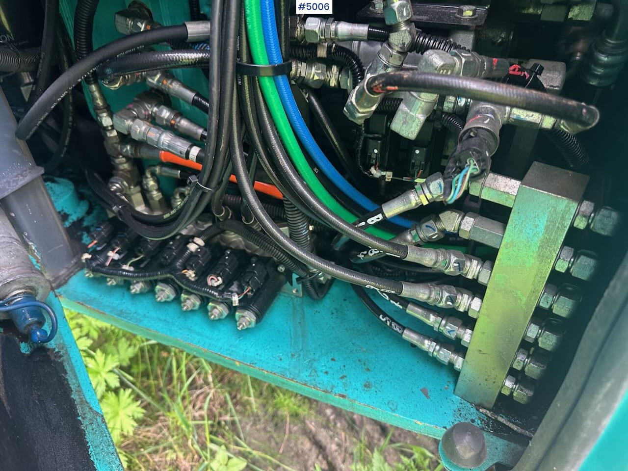 Ekskavaator 2016 Kobelco SK75SR-3E excavator w/ 2 buckets, rototilt and factory new engine: pilt 35