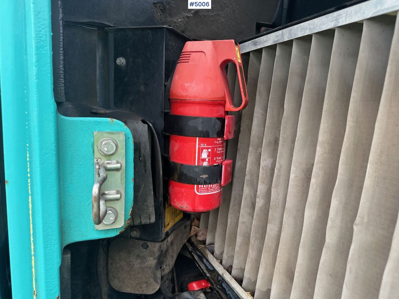 Ekskavaator 2016 Kobelco SK75SR-3E excavator w/ 2 buckets, rototilt and factory new engine: pilt 33