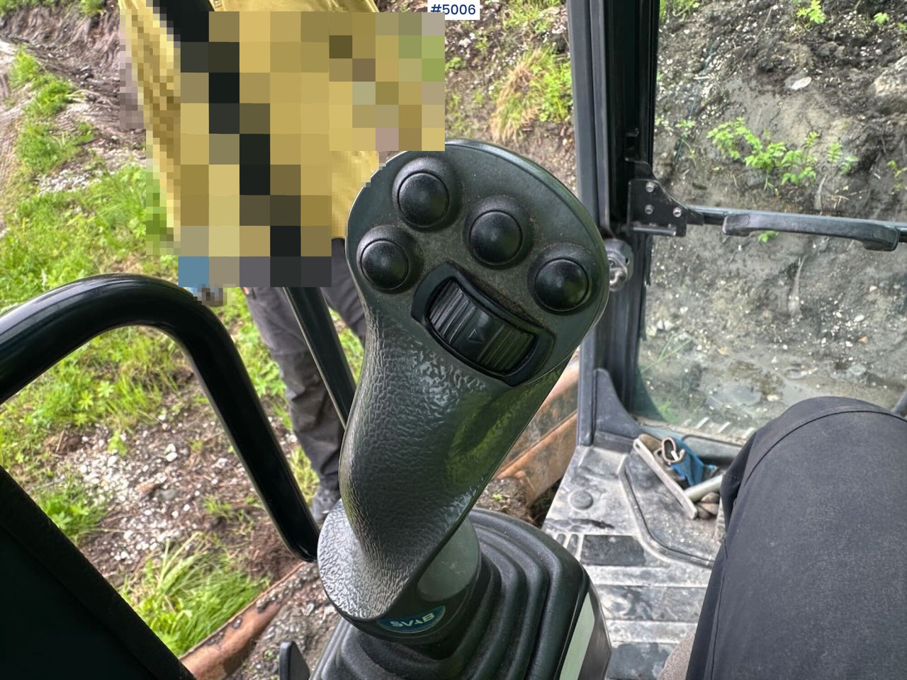 Ekskavaator 2016 Kobelco SK75SR-3E excavator w/ 2 buckets, rototilt and factory new engine: pilt 20