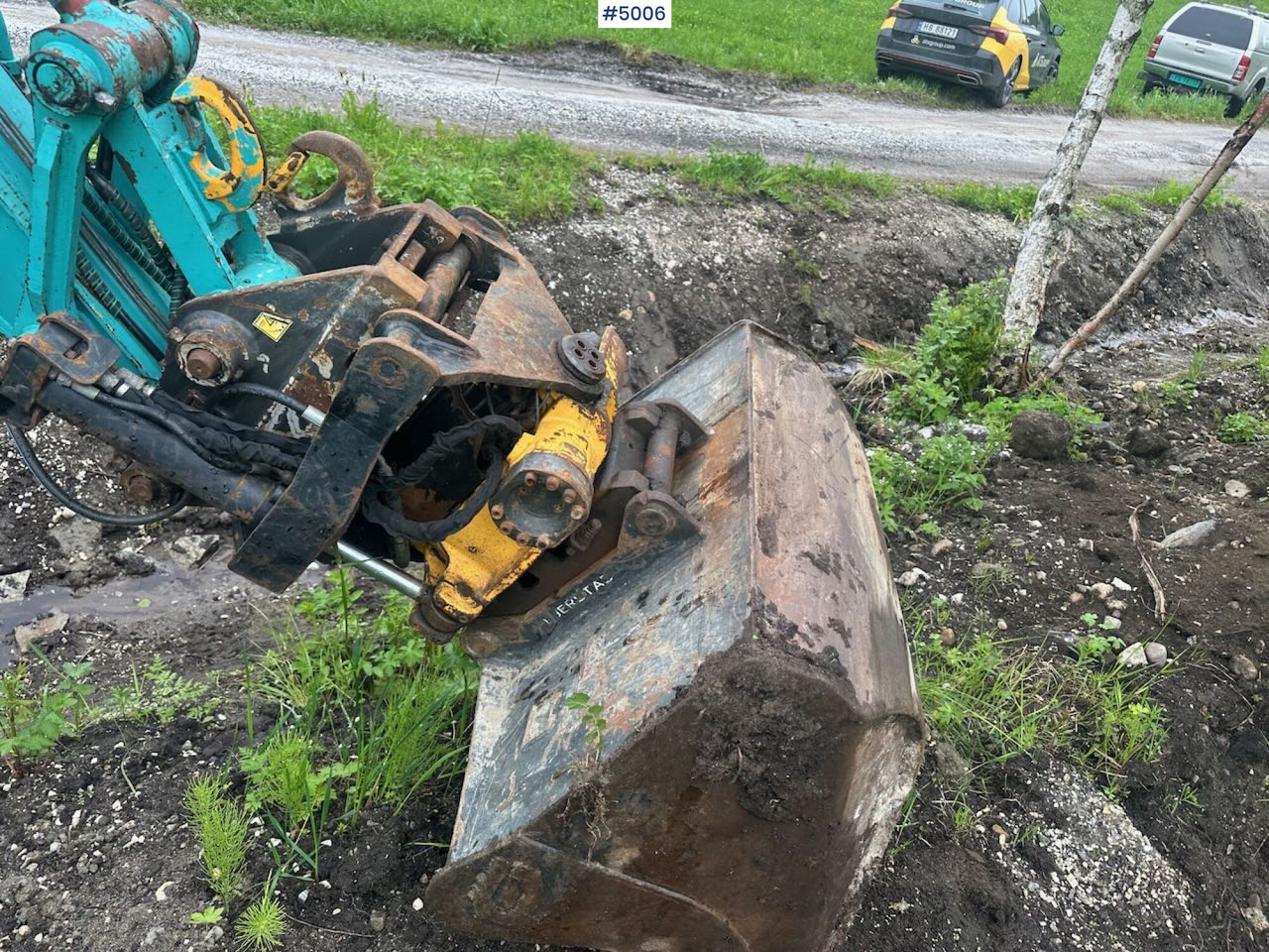 Ekskavaator 2016 Kobelco SK75SR-3E excavator w/ 2 buckets, rototilt and factory new engine: pilt 46