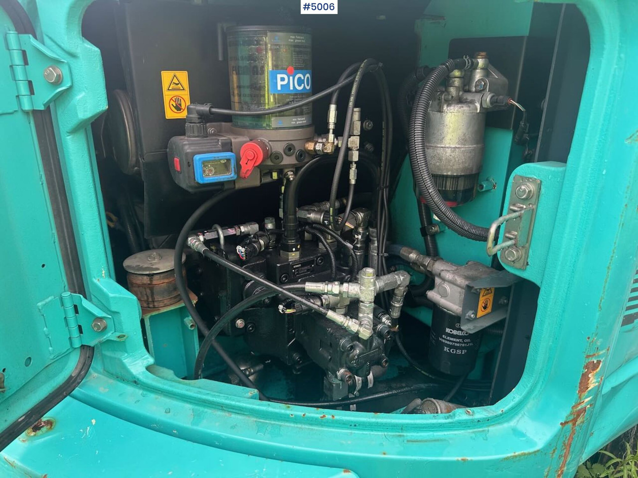 Ekskavaator 2016 Kobelco SK75SR-3E excavator w/ 2 buckets, rototilt and factory new engine: pilt 29