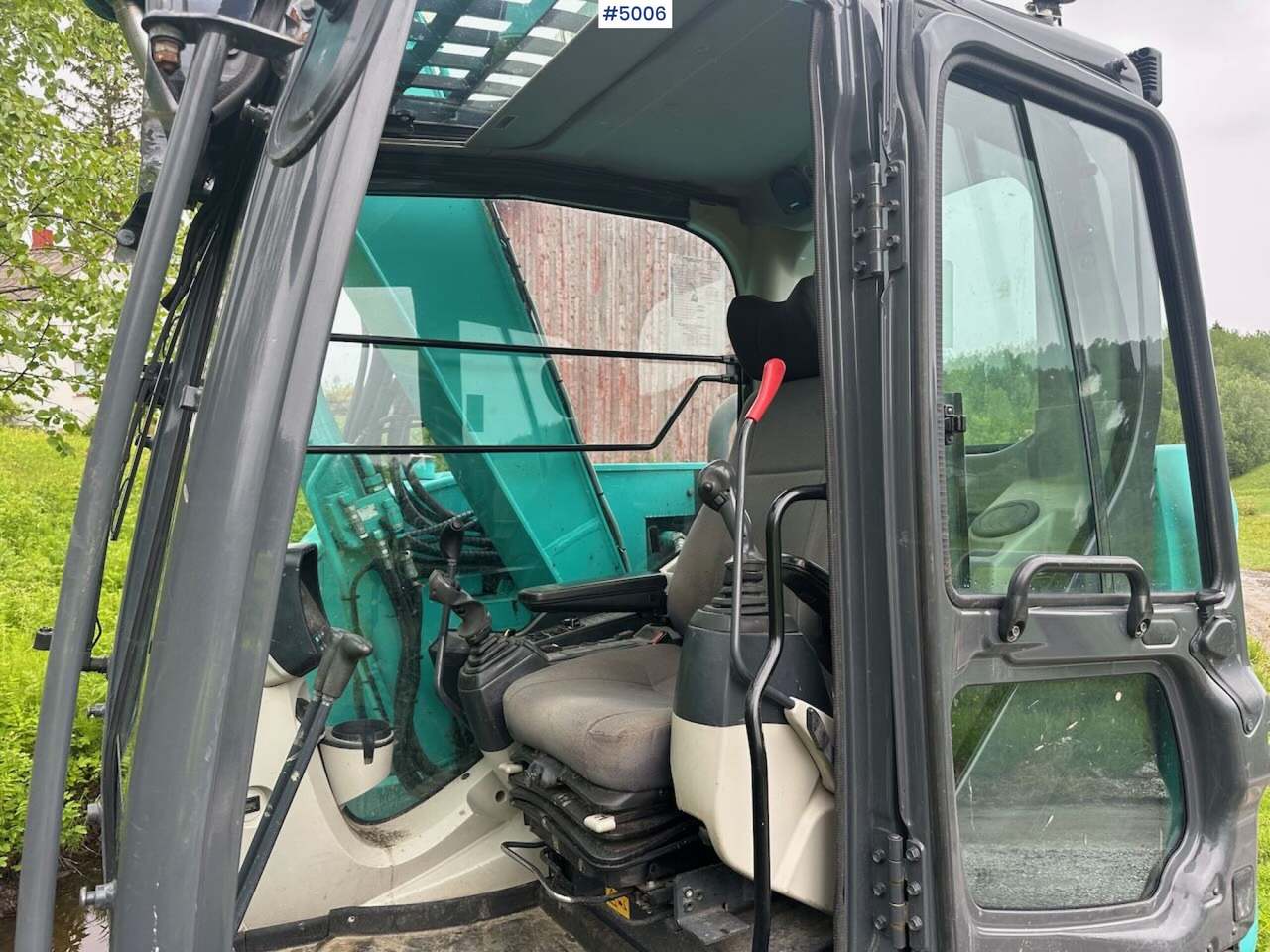 Ekskavaator 2016 Kobelco SK75SR-3E excavator w/ 2 buckets, rototilt and factory new engine: pilt 12